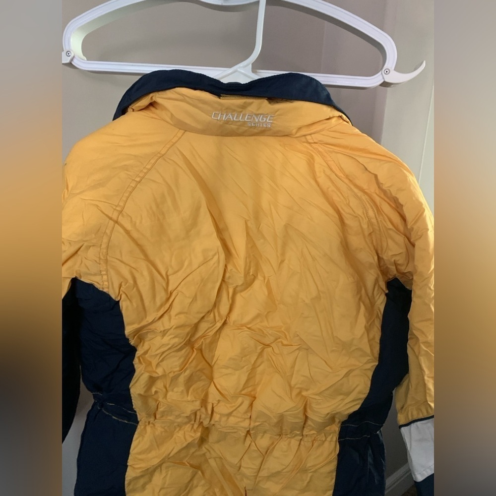 Kids Columbia Challenger Jacket size 10-12, used in good condition. - Picture 6 of 6